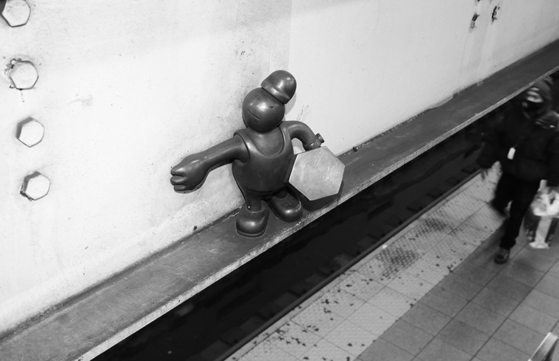 Subway Token Figures : Art : Subway : New York : Tom Otterness : New York : Personal Photo Projects :  Richard Moore Photography : Photographer : 